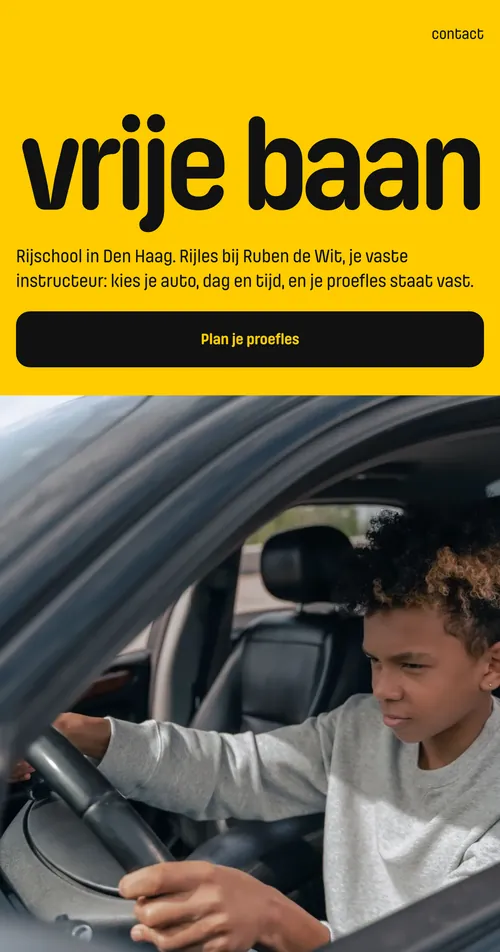 Telefoonweergave van Plus voor Rijschool Vrije Baan, een verzonnen rijschool
