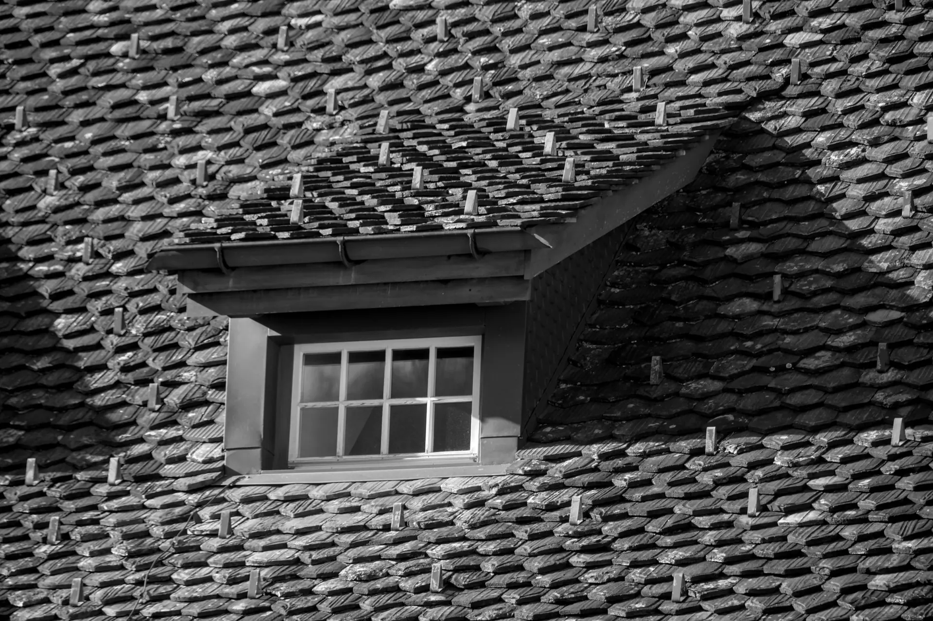 Dakkapel van drie meter, Huizen, detail