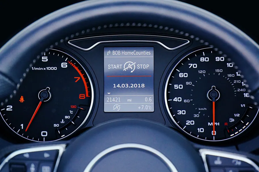 Het dashboard van de lesauto