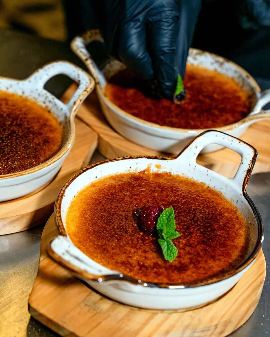 Crème brûlée in kleine schaaltjes