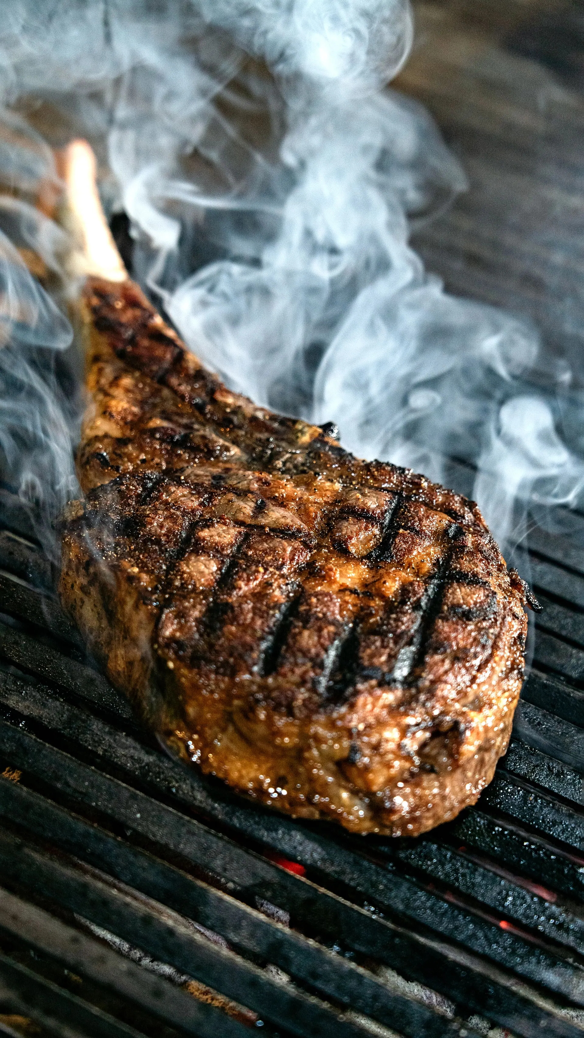 Ribeye op het rooster, met rook van eikenhout